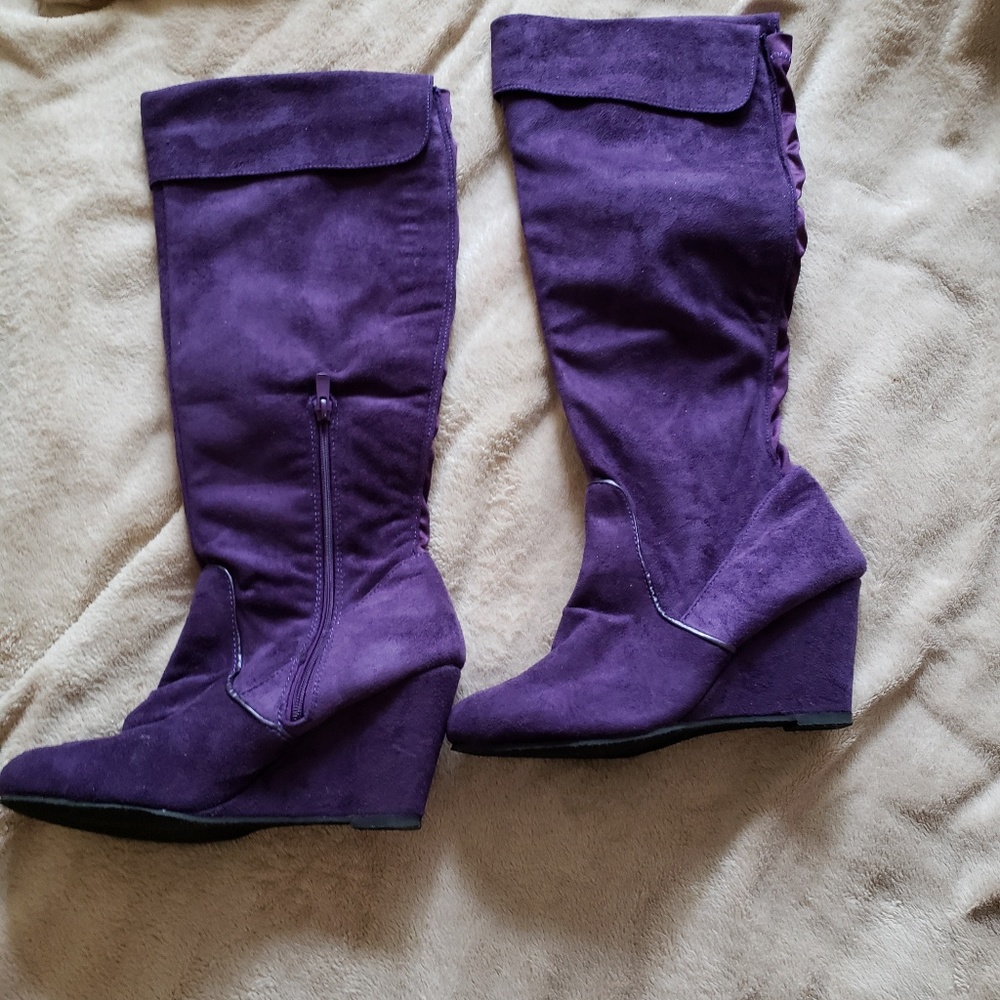 *new* Purple martini wedge boots faux suede sz 10